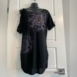 2/$30 Black Floral Women's Tunic Top - M